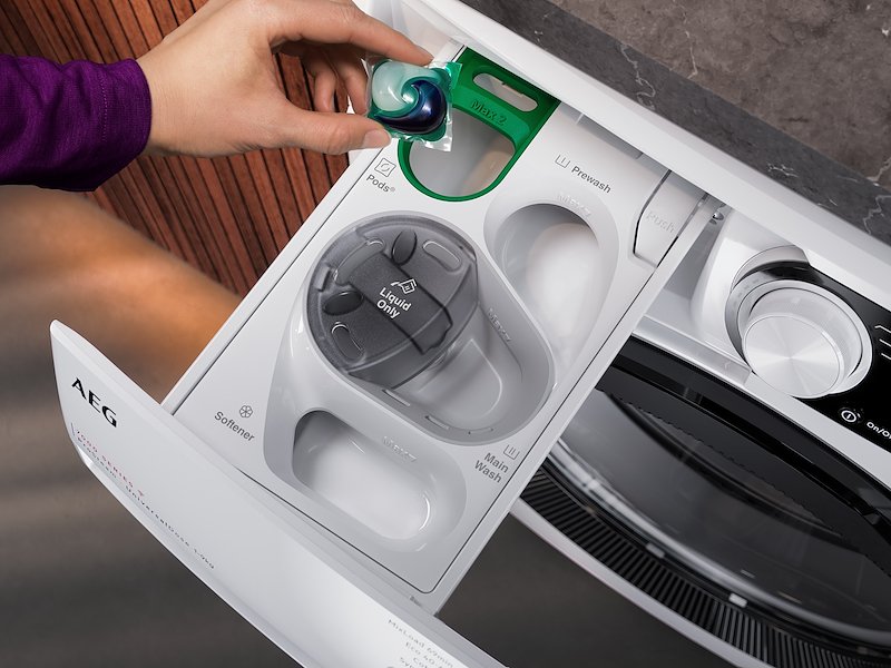 Aeg Lavatrice 9Kg  Serie 8000 Lr8h94gby Inverter Bianco/oblò nero