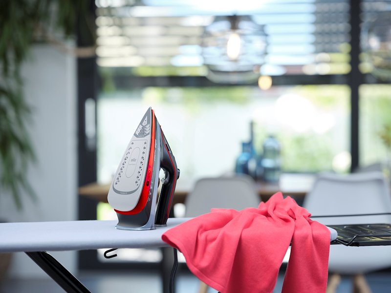 Braun Ferro da stiro a vapore FreeStyle 5 Si5057rd Rosso/Nero