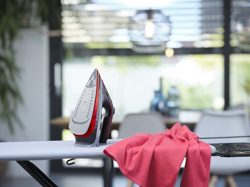 Braun Ferro da stiro a vapore FreeStyle 5 Si5057rd Rosso/Nero