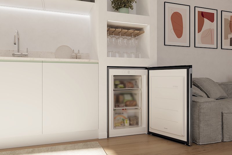 Candy Congelatore verticale CNUQ2L58EX Argento