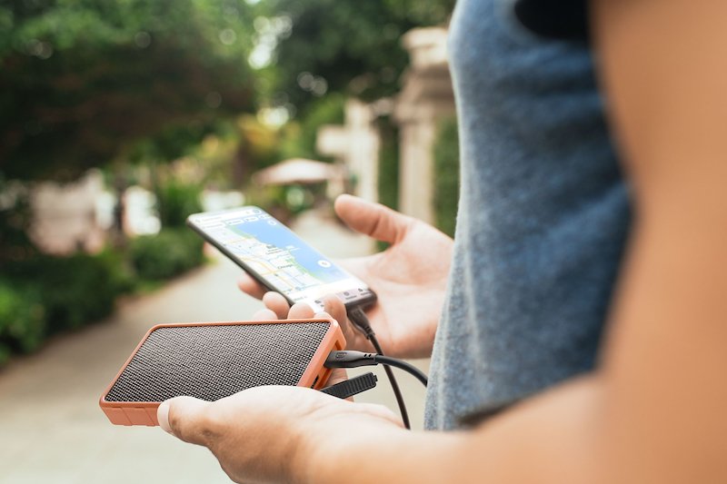 Cellularline Power Bank SOLAR FAST CHARGE PBSOLAR10000O Arancione