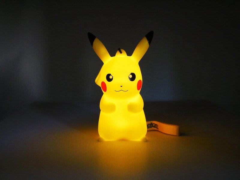 POKEMON luce tascabile con cinturino licenza ufficiale - Pikachu arrabbiato - 11,5 cm