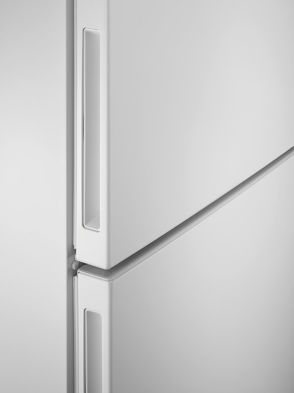 Electrolux Frigorifero combinato Lnt5me32w1