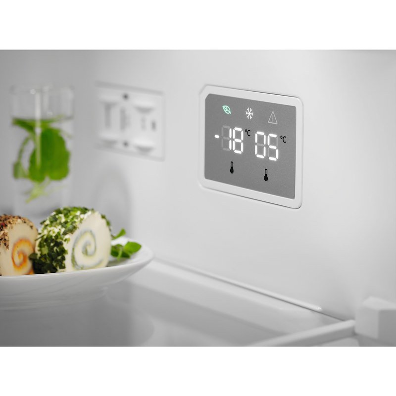 Electrolux Frigorifero combinato Lnt5me32w1