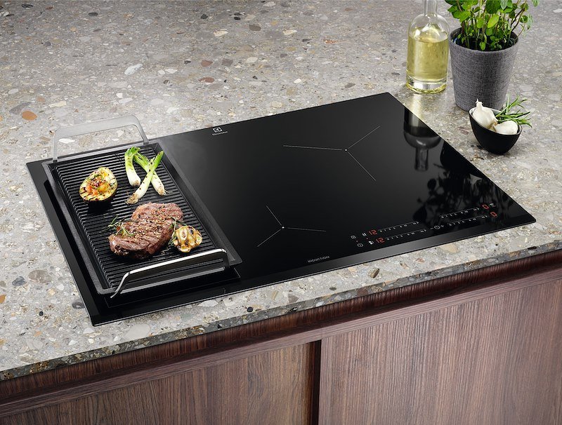 Electrolux Piano cottura ad induzione Serie 600 Bridge 80cm Lil83441 Nero