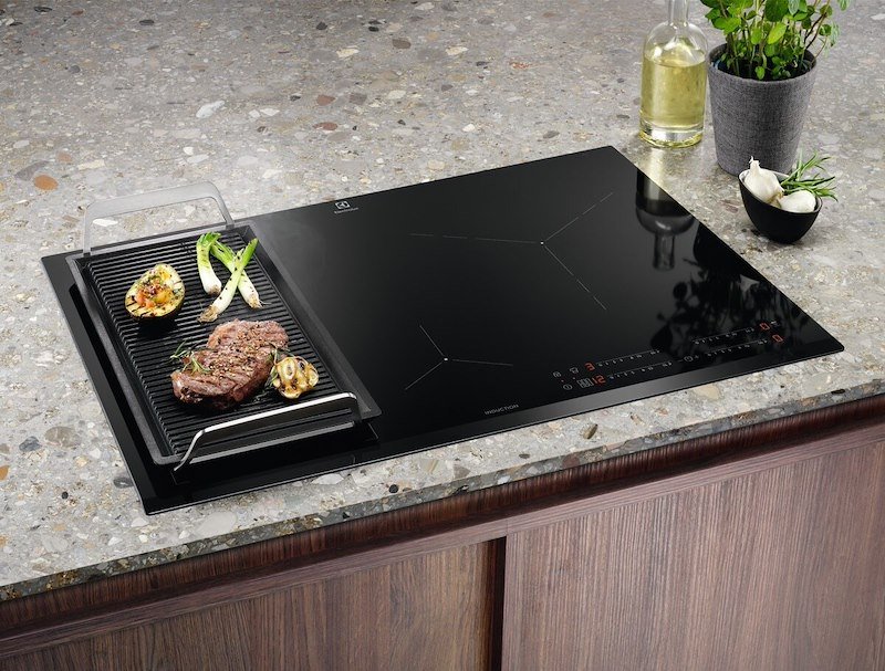 Electrolux Piano cottura ad induzione Serie 600 Bridge 80cm Lil83441 Nero