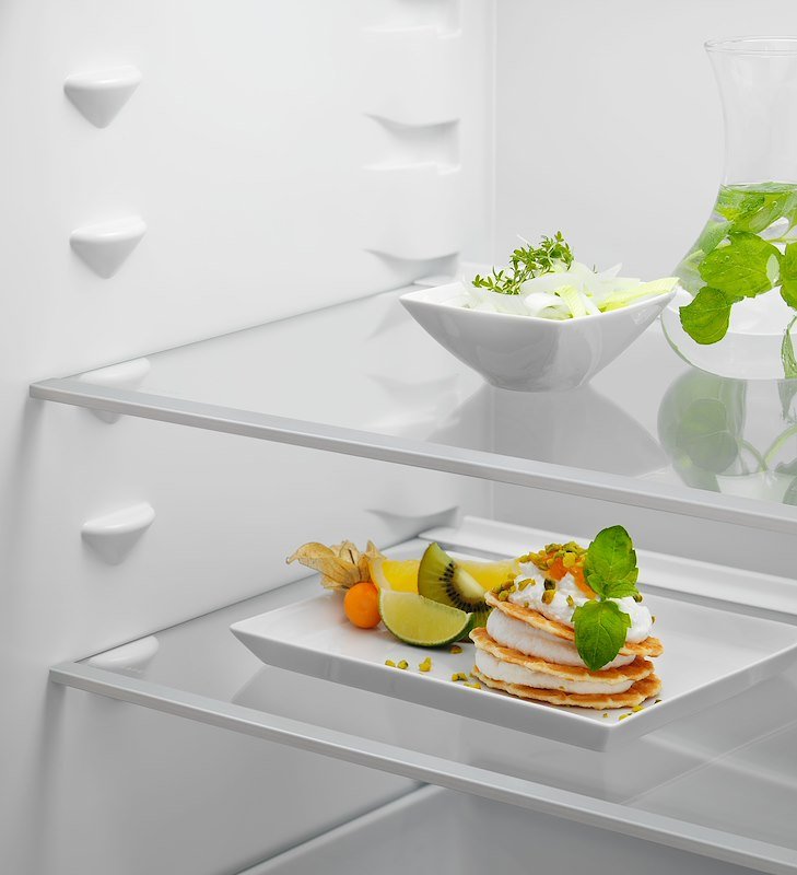 Electrolux Frigorifero combinato incasso Ena7te75s