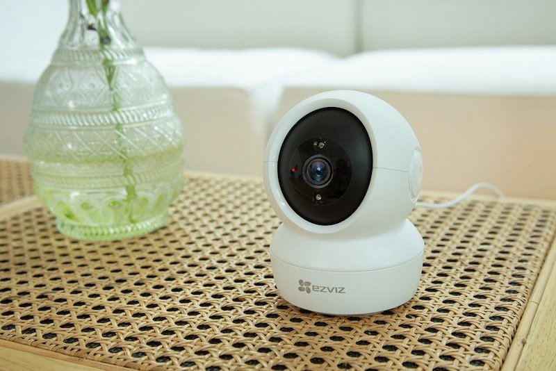 Ezviz Videocamera da interno motorizzata H6c 2mp