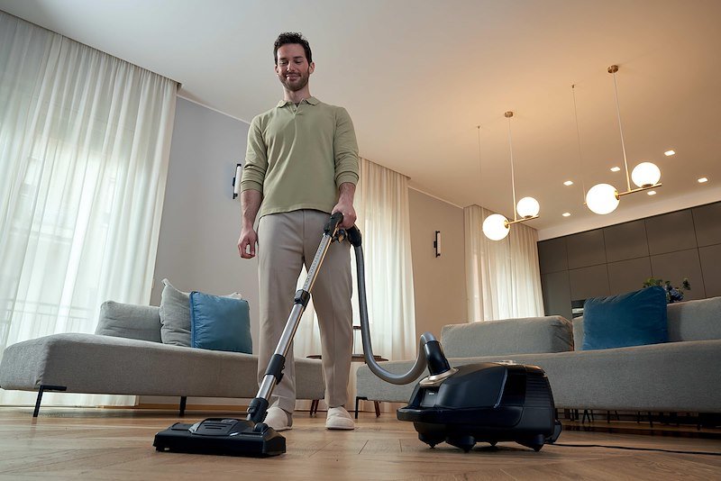 Hoover Aspirapolvere a traino He410p 011