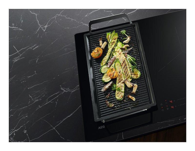 Aeg	Piano cottura elettrico To84ib00ib Nero