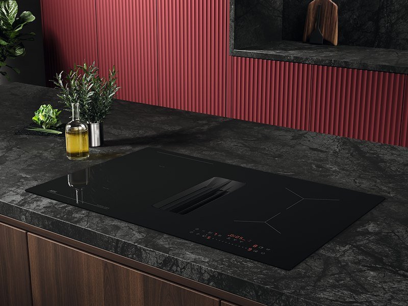 Aeg Piano Cottura ad induzione con cappa integrata XT Bridge Tt84cb00cb Nero