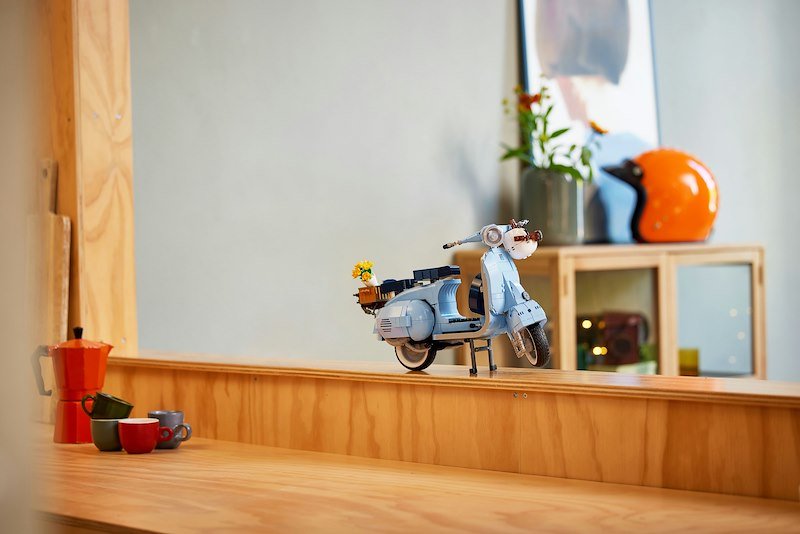 Lego Vespa 125 10298