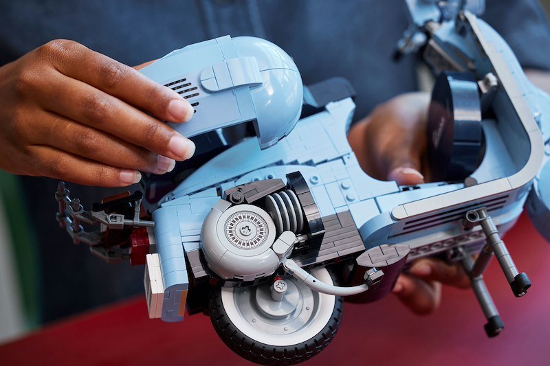 Lego Vespa 125 10298