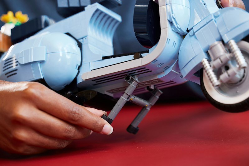 Lego Vespa 125 10298