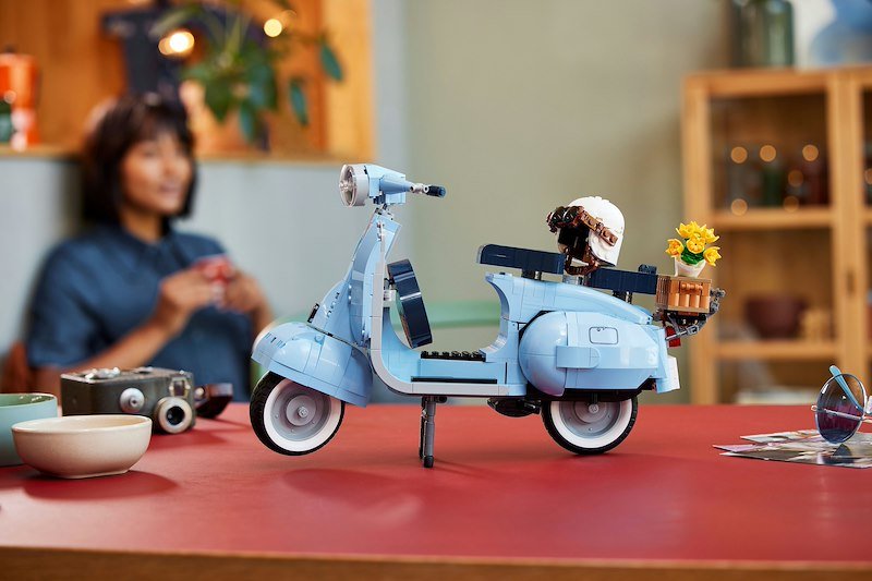 Lego Vespa 125 10298