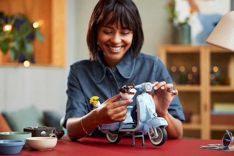 Lego Vespa 125 10298