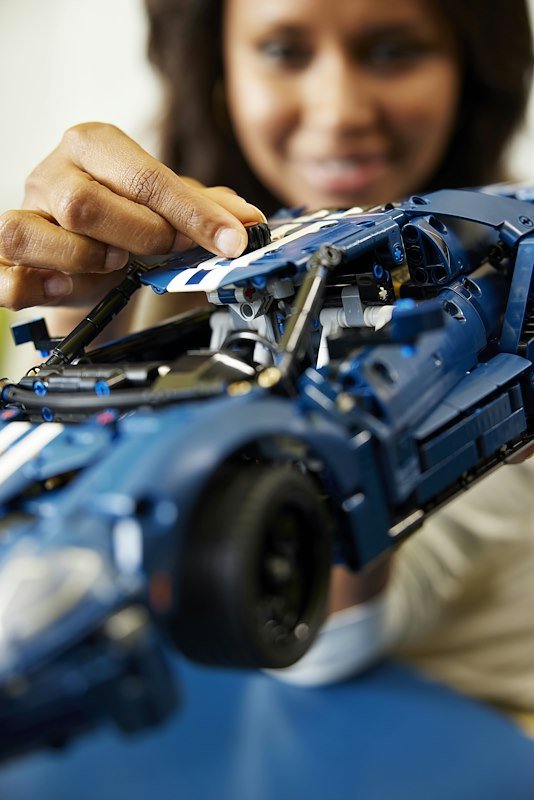 Lego Technic Ford GT 2022 - 42154