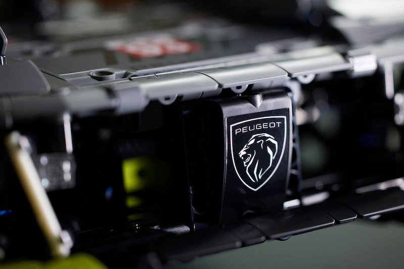 Lego Technic PEUGEOT 9X8 24H Le Mans Hybrid Hypercar 42156