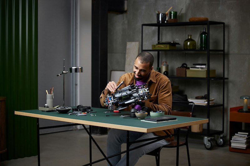 Lego Technic PEUGEOT 9X8 24H Le Mans Hybrid Hypercar 42156