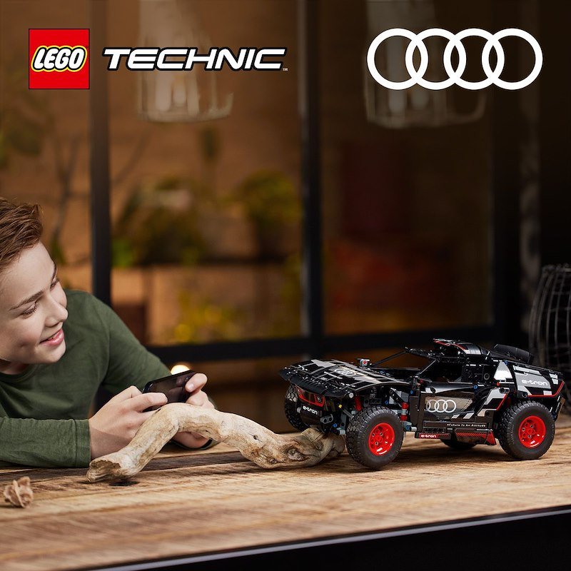 Lego® Audi RS Q e-tron - 42160