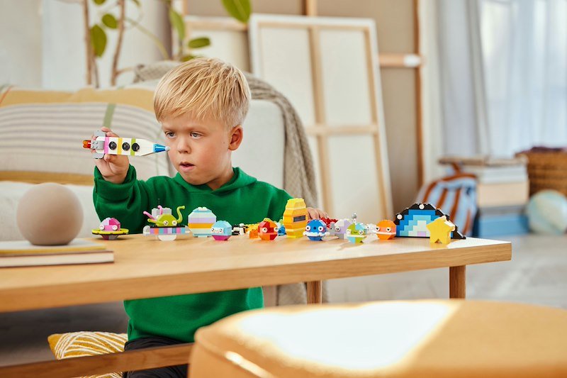 Lego® 11037- Pianeti dello spazio creativi