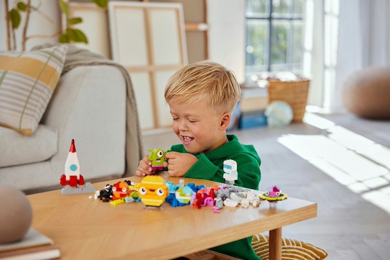 Lego® 11037- Pianeti dello spazio creativi
