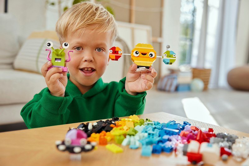 Lego® 11037- Pianeti dello spazio creativi