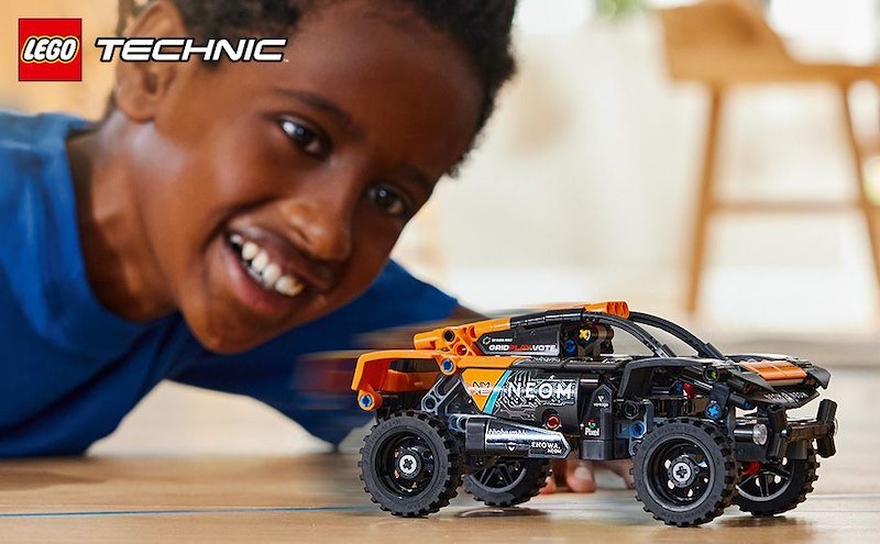 Lego® Technic NEOM McLaren Extreme ERace Car 42166