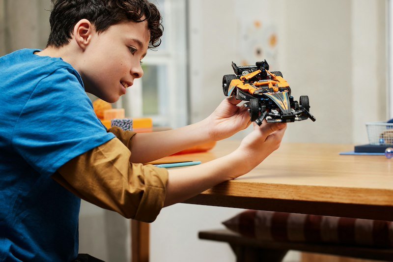 Lego Technic NEOM McLaren Formula E Race Car 42169