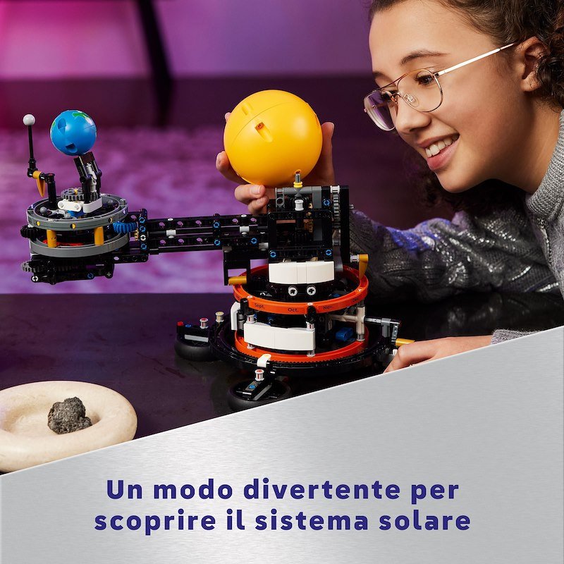 Lego Technic Pianeta Terra e Luna in orbita 42179