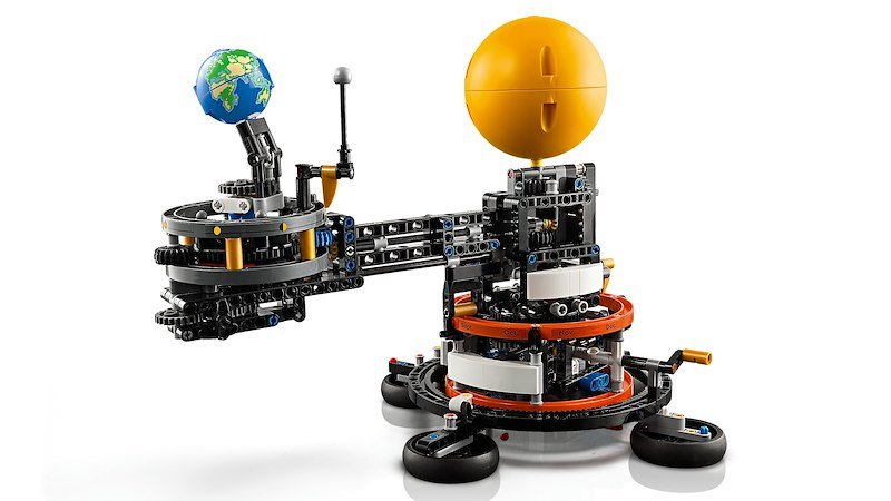 Lego Technic Pianeta Terra e Luna in orbita 42179