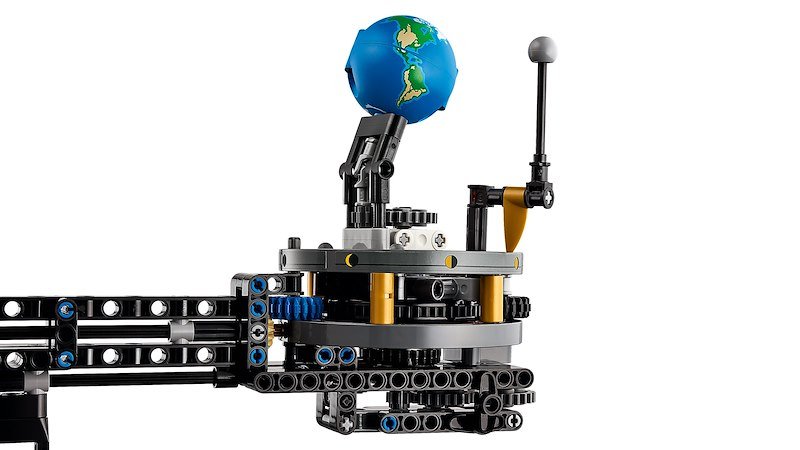 Lego Technic Pianeta Terra e Luna in orbita 42179