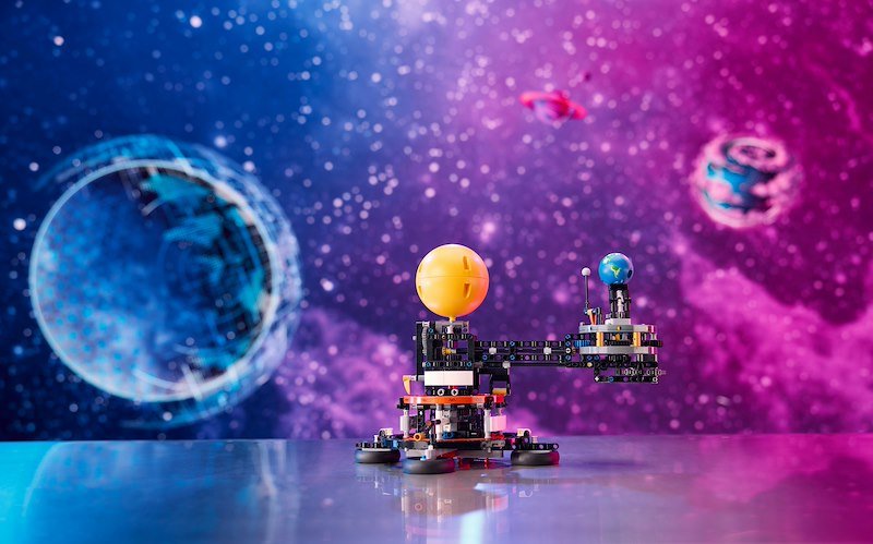 Lego Technic Pianeta Terra e Luna in orbita 42179