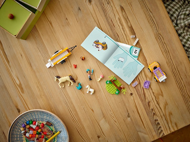 Lego® Friends Rimorchio con cavallo e pony 42634