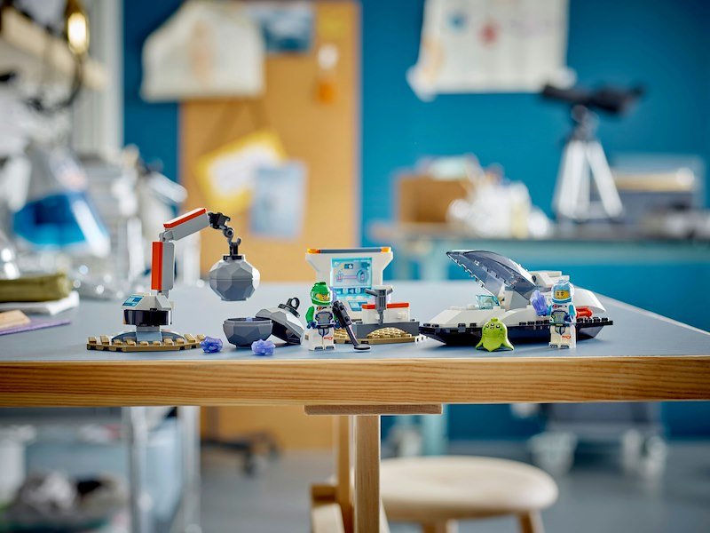 Lego® City Navetta spaziale e scoperta di asteroidi 60429