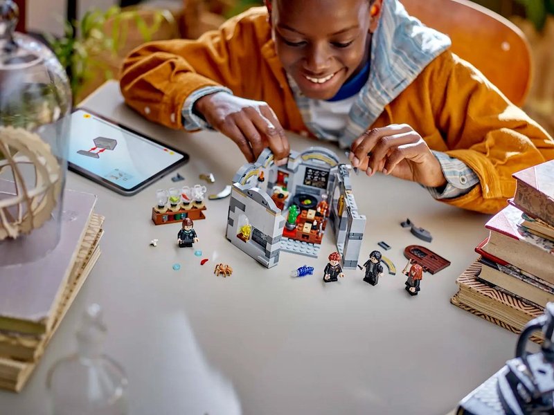 Lego® Harry Potter Castello di Hogwarts™: Lezione di pozioni 76431