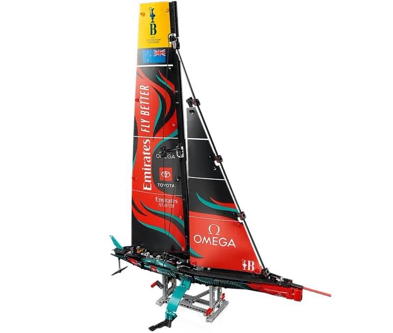 Lego® YACHT EMIRATES TEAM NEW ZEALAND AC 75 - 42174