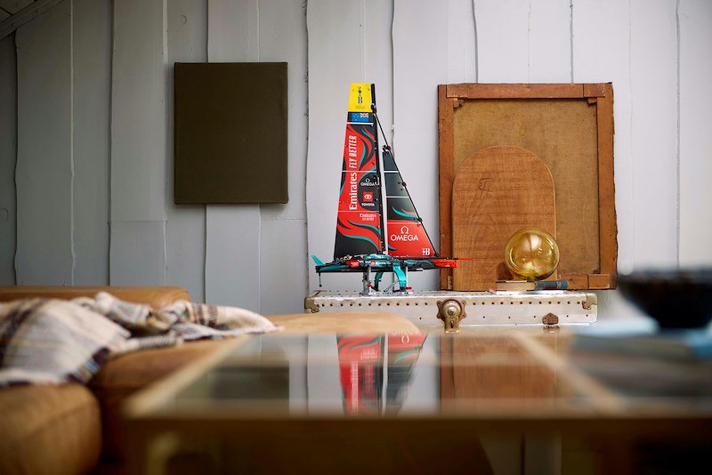 Lego® YACHT EMIRATES TEAM NEW ZEALAND AC 75 - 42174