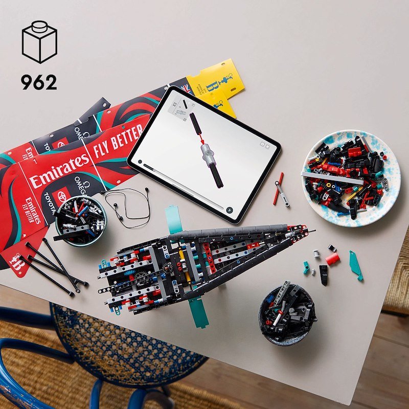 Lego® YACHT EMIRATES TEAM NEW ZEALAND AC 75 - 42174