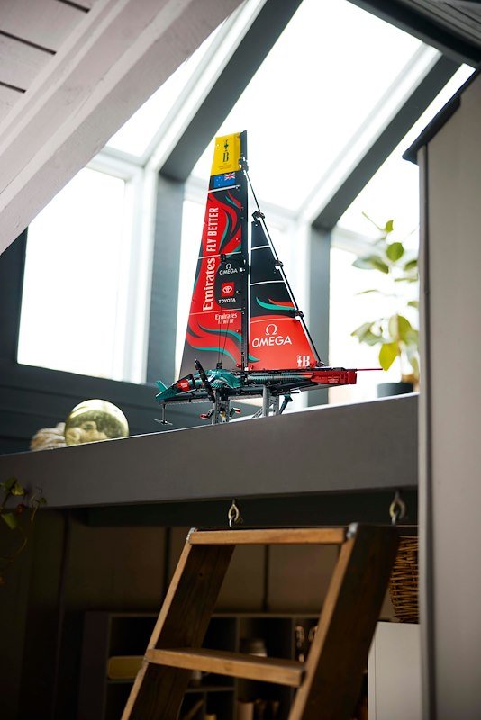 Lego® YACHT EMIRATES TEAM NEW ZEALAND AC 75 - 42174