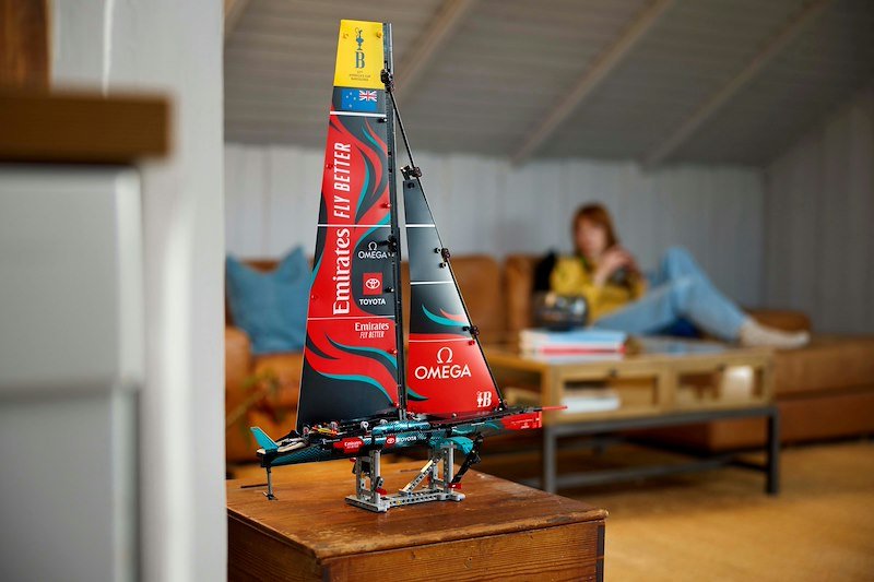 Lego® YACHT EMIRATES TEAM NEW ZEALAND AC 75 - 42174