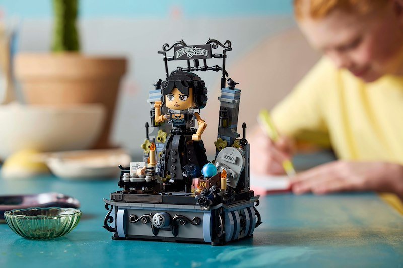 Lego Personaggio di Mercoledì Addams 76780