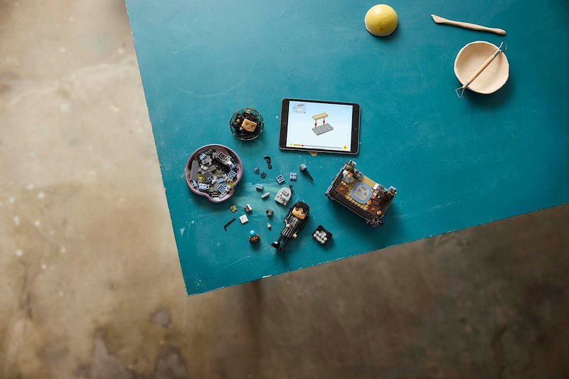 Lego Personaggio di Mercoledì Addams 76780