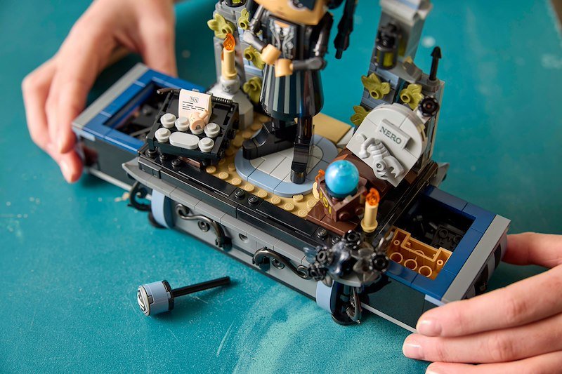 Lego Personaggio di Mercoledì Addams 76780