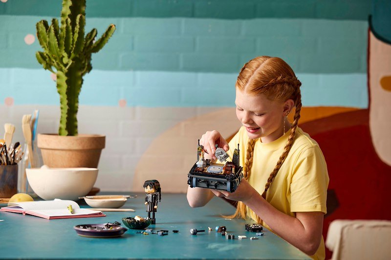 Lego Personaggio di Mercoledì Addams 76780