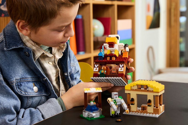 Lego Minecraft Attacco al villaggio del Ghast-pallone 21273