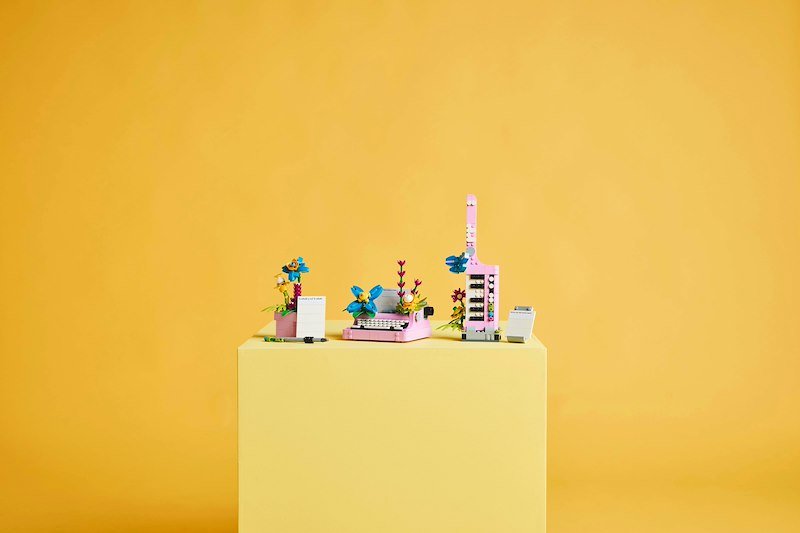 Lego® MACCHINA DA SCRIVERE CON FIORI- 31169