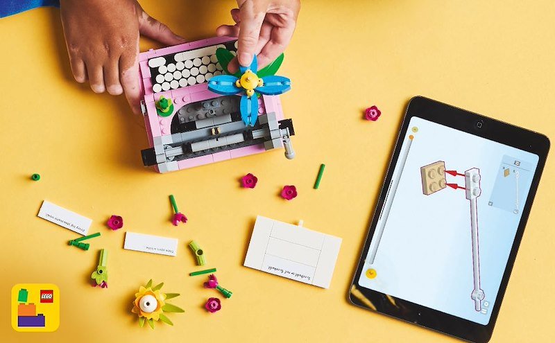 Lego® MACCHINA DA SCRIVERE CON FIORI- 31169