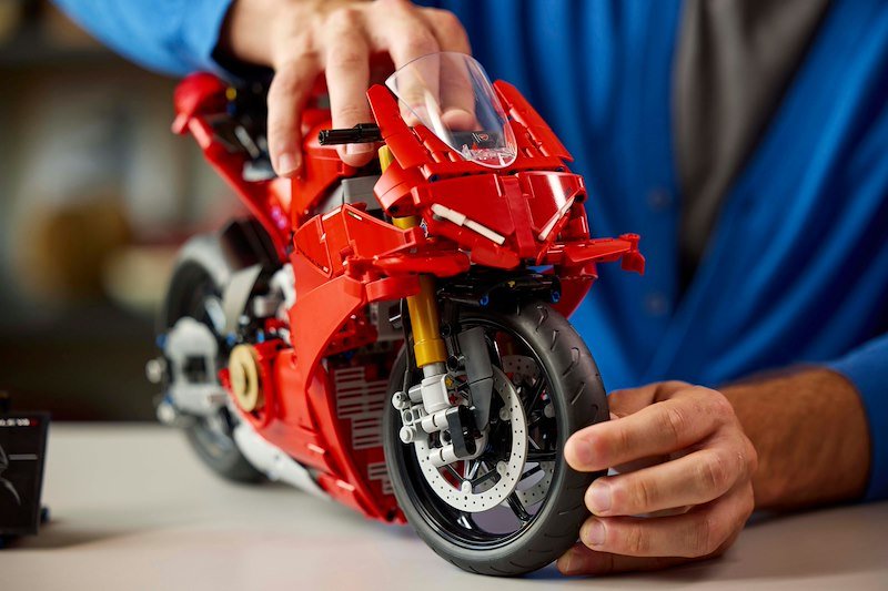 Lego Technic Ducati Panigale V4 S 42202