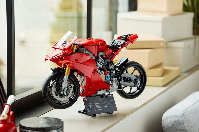 Lego Technic Ducati Panigale V4 S 42202